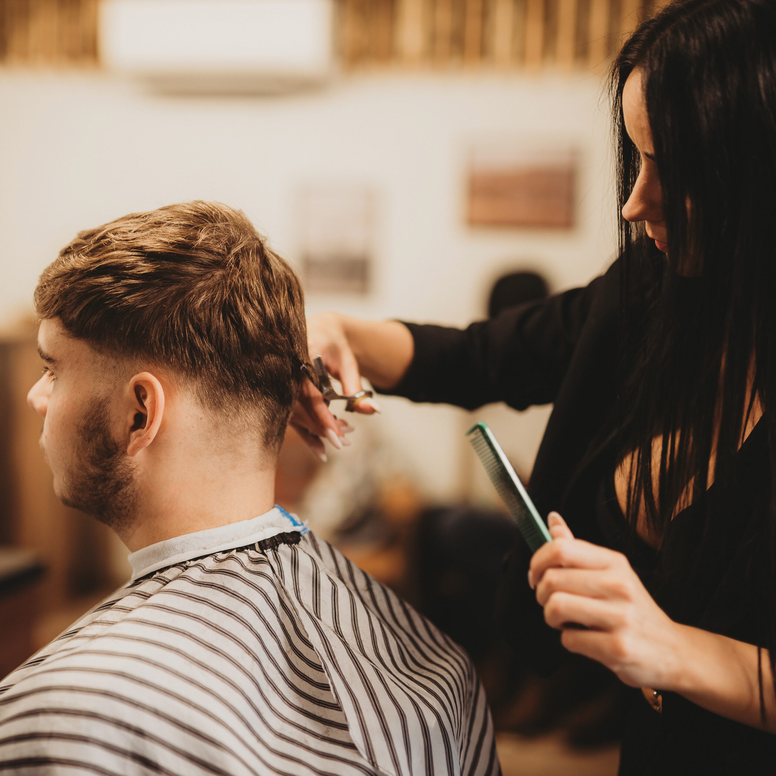 Barbershop dekorace a western styl